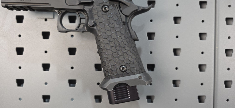 rare-sti-staccato-p-2011-9mm-415-full-rail-big-3