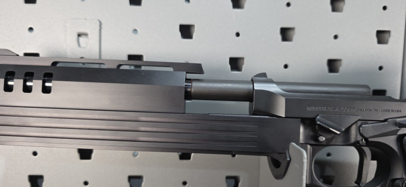 unobtainium-sla-beretta-m9a1-robocop-auto-9-kit-big-16