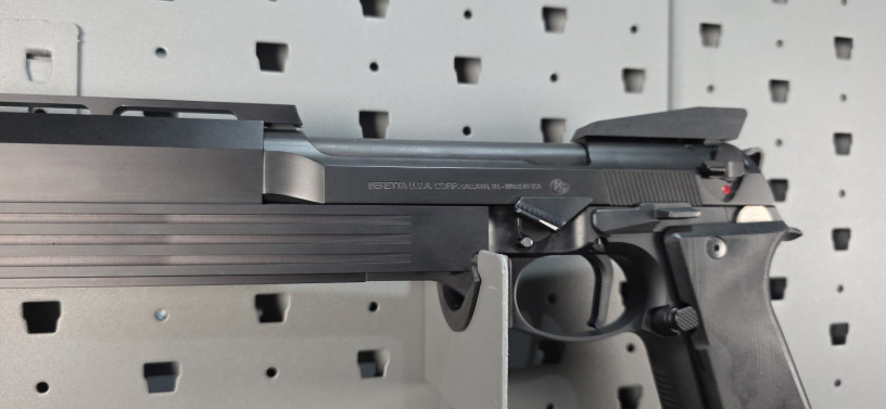 unobtainium-sla-beretta-m9a1-robocop-auto-9-kit-big-3