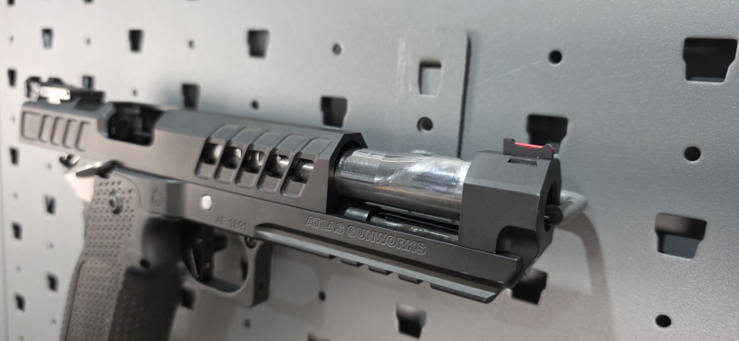 rare-atlas-gunworks-nemesis-v1-40-sw-two-tone-big-20