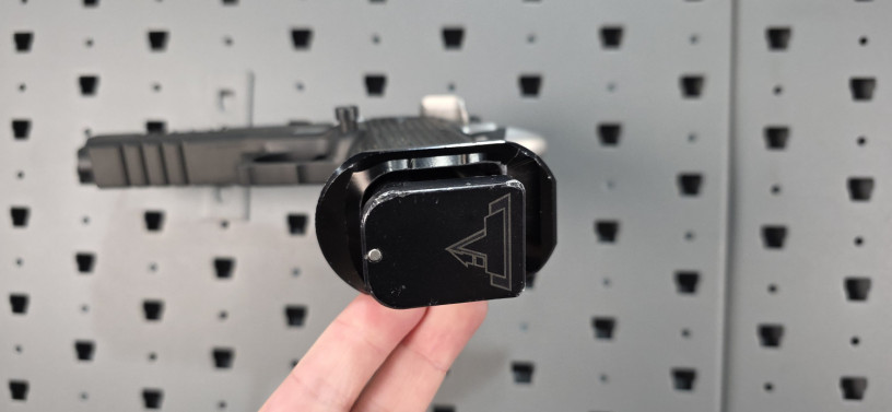 rare-atlas-gunworks-nemesis-v1-40-sw-two-tone-big-6