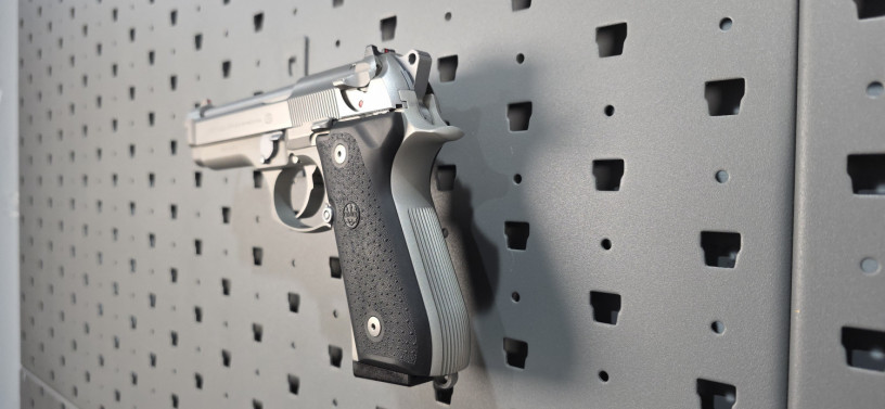 rare-beretta-92fs-inox-ghost-big-5