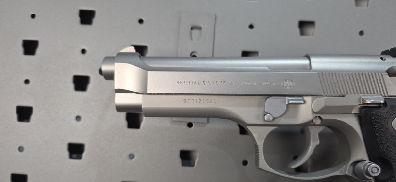 rare-beretta-92fs-inox-ghost-big-2