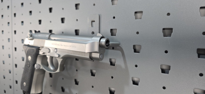 rare-beretta-92fs-inox-ghost-big-11