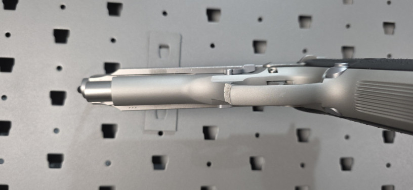 rare-beretta-92fs-inox-ghost-big-8