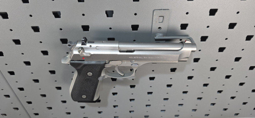 rare-beretta-92fs-inox-ghost-big-16