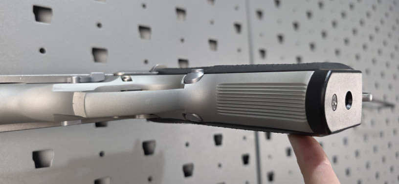 rare-beretta-92fs-inox-ghost-big-7