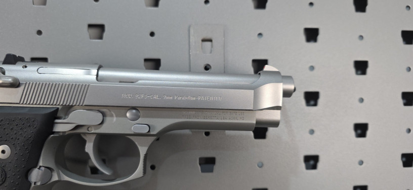 rare-beretta-92fs-inox-ghost-big-12