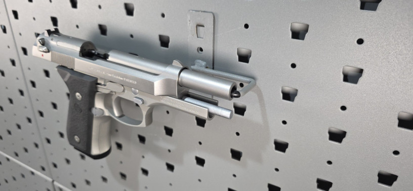 rare-beretta-92fs-inox-ghost-big-18