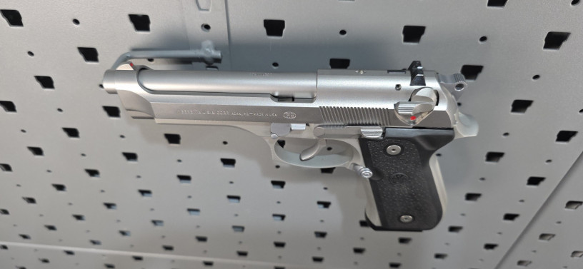 rare-beretta-92fs-inox-ghost-big-9