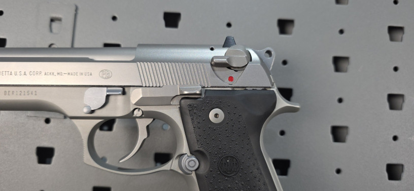 rare-beretta-92fs-inox-ghost-big-3