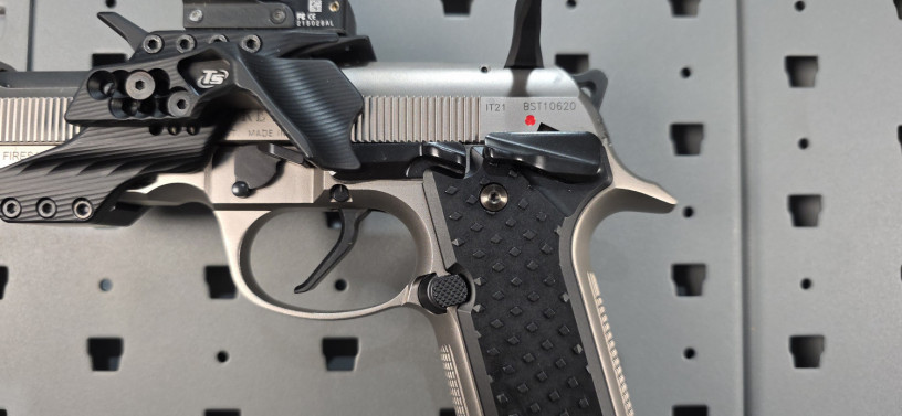 custom-beretta-92x-performace-race-pistol-big-5