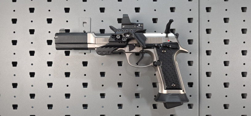 custom-beretta-92x-performace-race-pistol-big-0