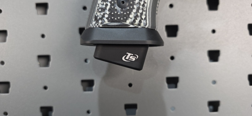 beretta-92xi-squalo-w-sro-surefire-x300-big-16