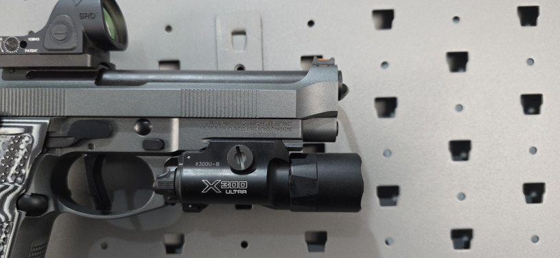 beretta-92xi-squalo-w-sro-surefire-x300-big-13