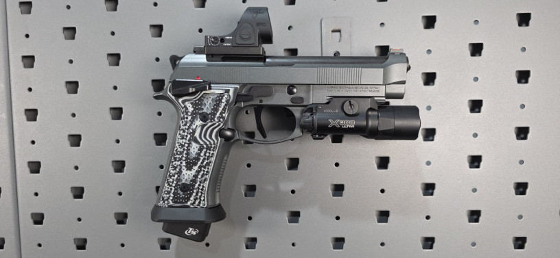 beretta-92xi-squalo-w-sro-surefire-x300-big-12