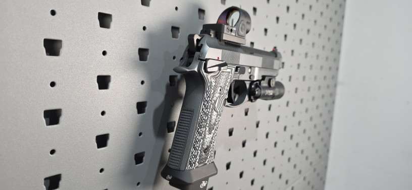 beretta-92xi-squalo-w-sro-surefire-x300-big-17