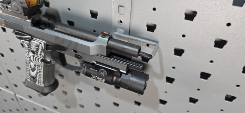 beretta-92xi-squalo-w-sro-surefire-x300-big-20