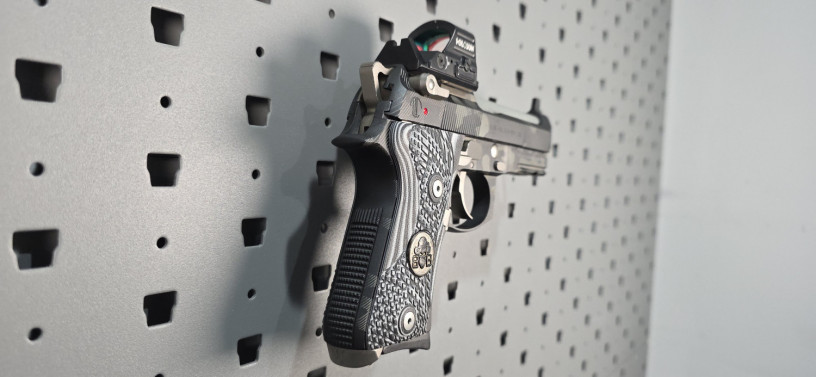 custom-beretta-m9a1-compact-blackbeards-customs-snow-topo-big-18