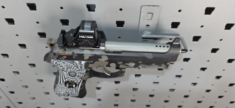 custom-beretta-m9a1-compact-blackbeards-customs-snow-topo-big-19