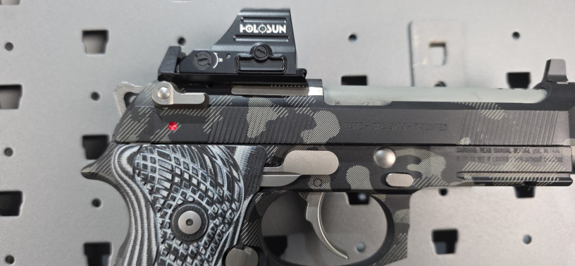 custom-beretta-m9a1-compact-blackbeards-customs-snow-topo-big-16