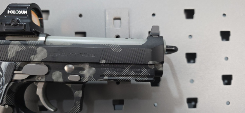 custom-beretta-m9a1-compact-blackbeards-customs-snow-topo-big-15