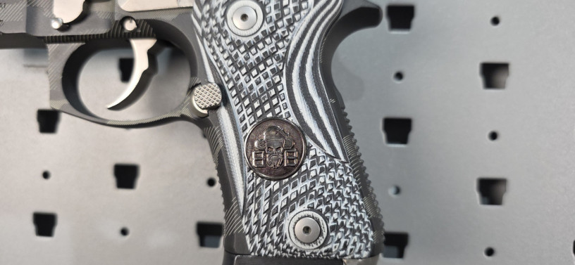 custom-beretta-m9a1-compact-blackbeards-customs-snow-topo-big-7