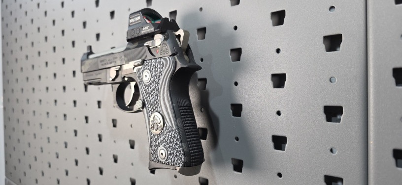 custom-beretta-m9a1-compact-blackbeards-customs-snow-topo-big-8