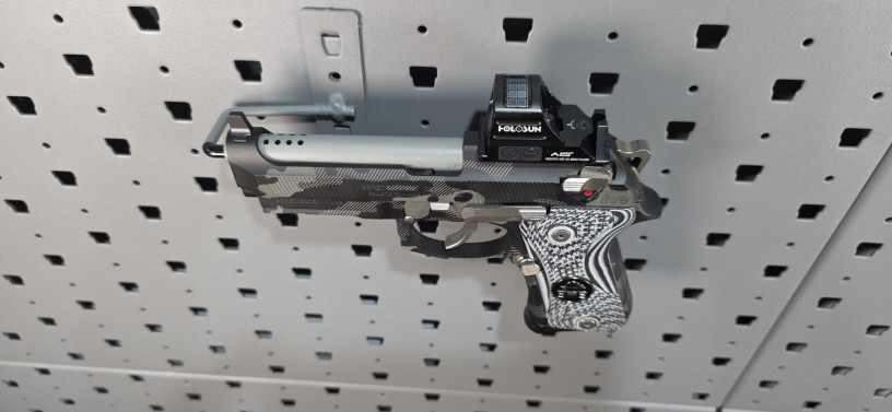 custom-beretta-m9a1-compact-blackbeards-customs-snow-topo-big-12