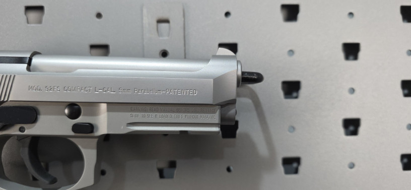 rare-beretta-m9a1-compact-inox-9mm-big-11