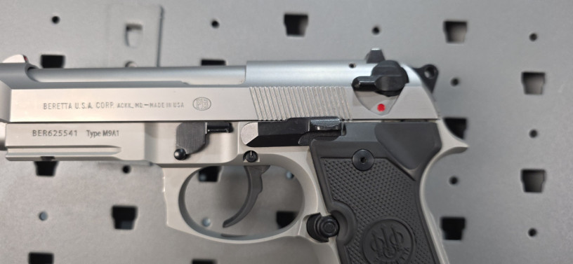 rare-beretta-m9a1-compact-inox-9mm-big-3