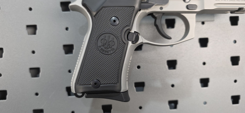 rare-beretta-m9a1-compact-inox-9mm-big-13