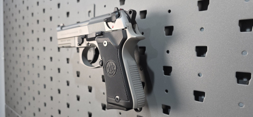 rare-beretta-m9a1-compact-inox-9mm-big-5