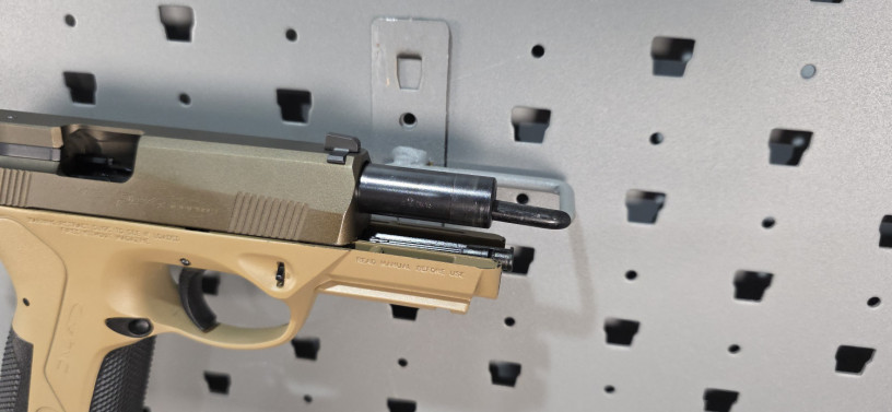 custom-beretta-px4-storm-fde-cerakote-9mm-big-17
