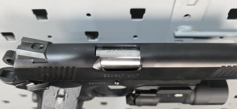 colt-1911-colt-combat-unit-rail-gun-45-acp-big-17