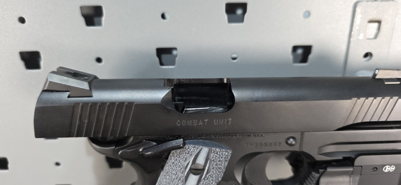 colt-1911-colt-combat-unit-rail-gun-45-acp-big-20