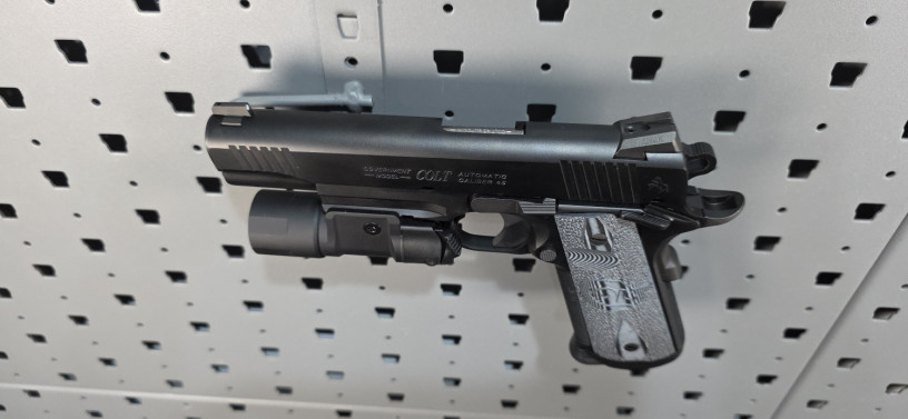 colt-1911-colt-combat-unit-rail-gun-45-acp-big-9