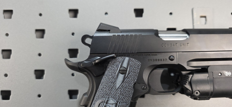 colt-1911-colt-combat-unit-rail-gun-45-acp-big-13