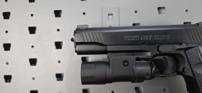 colt-1911-colt-combat-unit-rail-gun-45-acp-big-2