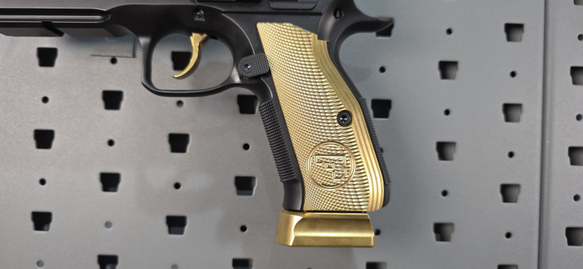 rare-cz-shadow-2-gold-digger-talo-special-edition-big-4