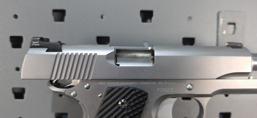 dan-wesson-valor-vbob-carry-45-acp-1911-big-18