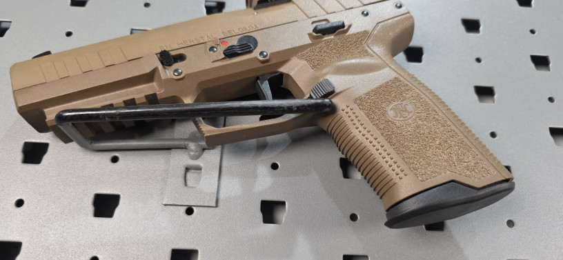 fn-fiveseven-mrd-fde-57x28mm-with-eotech-e-flx-rdo-big-5