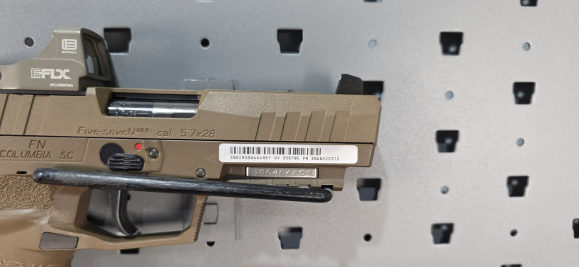 fn-fiveseven-mrd-fde-57x28mm-with-eotech-e-flx-rdo-big-8