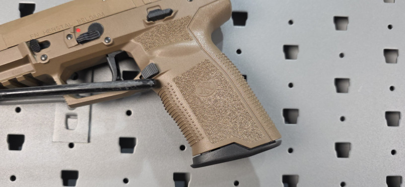 fn-fiveseven-mrd-fde-57x28mm-with-eotech-e-flx-rdo-big-3