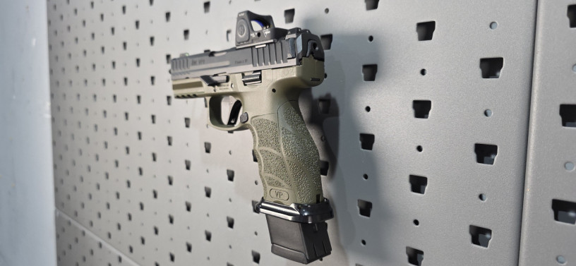 rare-heckler-koch-vp9-odg-9mm-with-extras-big-5