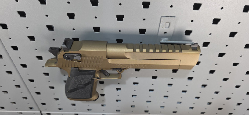 magnum-research-desert-eagle-burnt-bronze-44-magnum-big-16