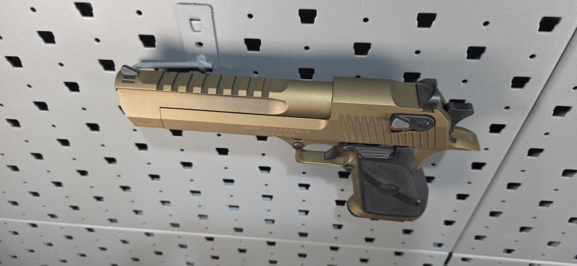magnum-research-desert-eagle-burnt-bronze-44-magnum-big-10