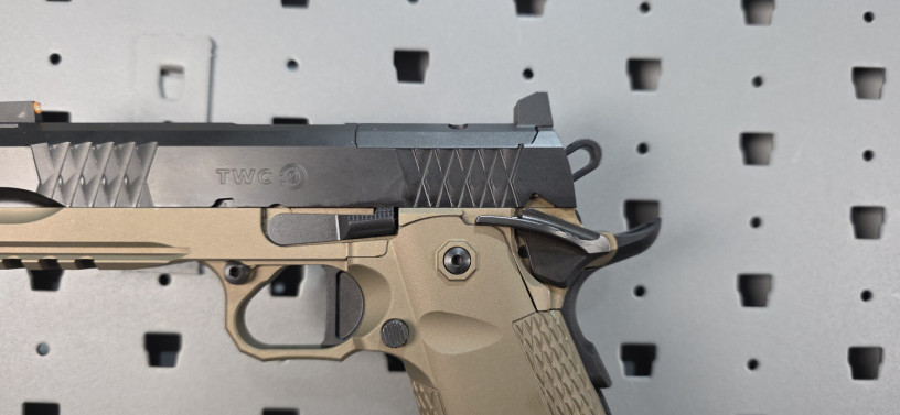 jacob-grey-twc-9-two-tone-blackfde-9mm-2011-big-3