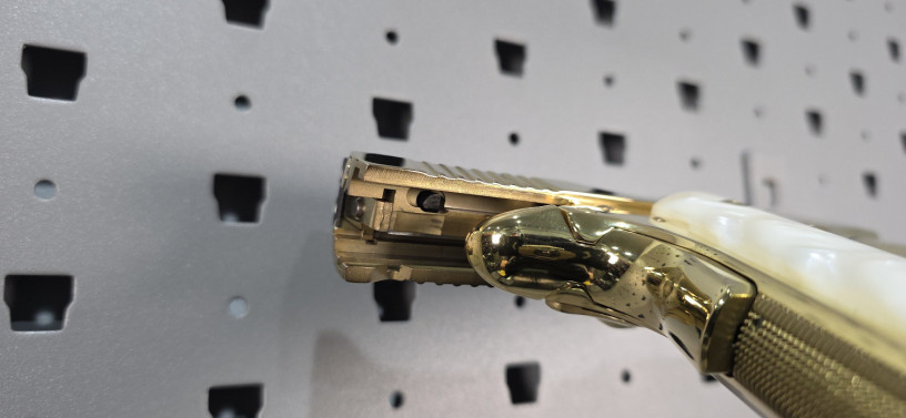 rare-kimber-custom-1911-el-patron-38-super-gold-plated-210-of-380-big-23