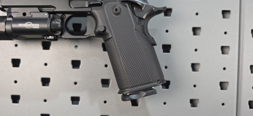 nighthawk-custom-x-agency-2011-double-agent-blackout-9mm-big-4